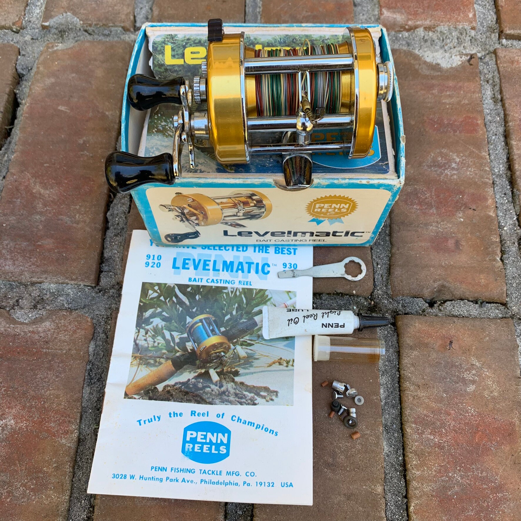 PUBLICITÉ VINTAGE PENN INTERNATIONAL REELS 1976 – Annonce Magazine Pêche Sportive – États-Unis