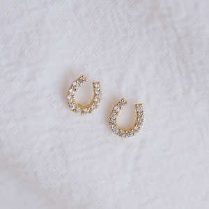 Clous d'oreilles fer à cheval et zircone|Argent sterling rempli d'or 14 carats| Cartilage/Hélice|Boucles d'oreilles minimalistes de tous les jours|Boucles d'oreilles en forme de U|Hypoallergénique