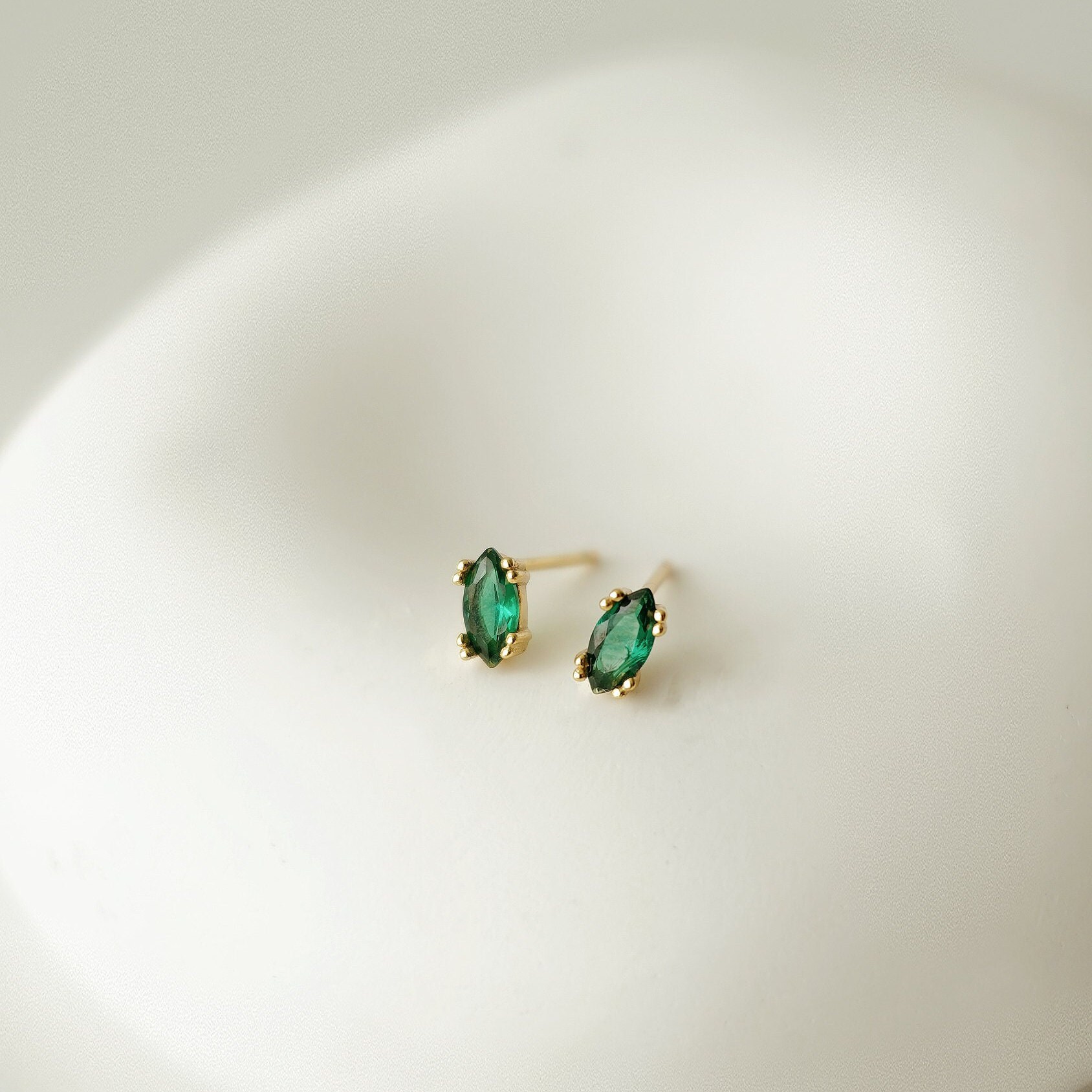 Boucles D'oreilles Clous Ovales Vert Olive - Argent 925 Et Zircone - Silverspeck