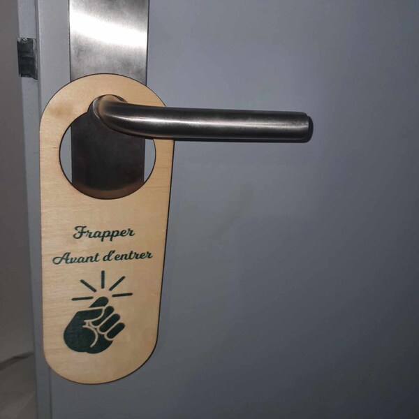 Pancarte poignée de porte personnalisée frapper avant d'entrer. pancarte en bois toc toc