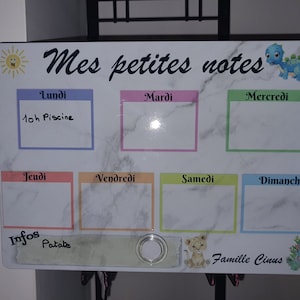 Uitwisbaar schoolbord, magnetisch memobord, cadeau voor leerkrachten, onderwijsassistenten, kindermeisjes, wit marmereffect, A4-formaat. Magneetbord. Cadeau-idee voor alle thema's.
