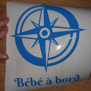 Adesivo per auto con bussola raffigurante un bambino a bordo, nome a bordo, bambino a bordo, adesivo in vinile per auto.