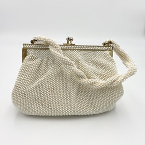 Vintage 1940s Lumured White-beaded Handbag