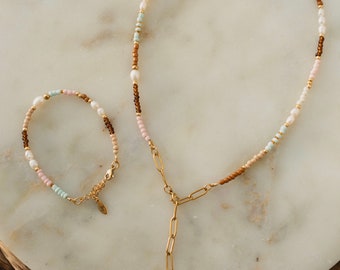 Ilvy | handgemachte Perlenkette/ Armband "Aliya" mit Süßwasserperlen braun, rosa, hellblau, beige | Gold Edelstahl