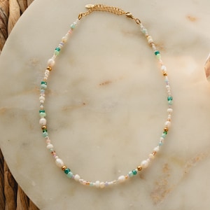 Ilvy | handmade pearl necklace "Mavie" colorful, green, turquoise, violet, white with freshwater pearls and stainless steel beads | Gold