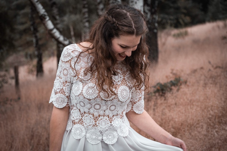 12 traumhafte und günstige Hochzeitskleider unter 500 € Spitzentop Nora / Bohobrautkleid / Spitzenhemdchen / Bild 1
