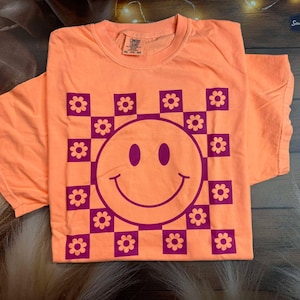Checkered Smiley Shirt, Summer shirt, Neon, Bright, Graphic Tee, Gifts for Her, Comfort Color