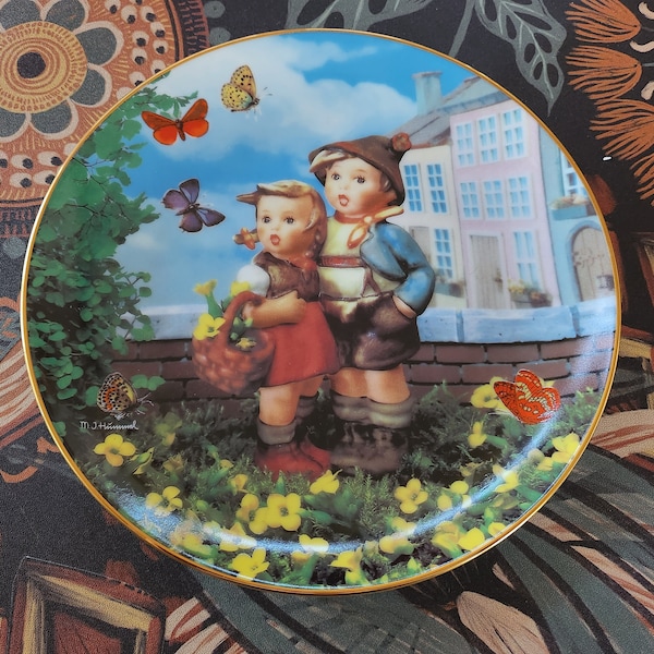 RARE-Vintage mcm Artist M.J. Hummel- "Little Companions" Plate Collection- "Surprise"- Danbury Mint, 1992- YA7780