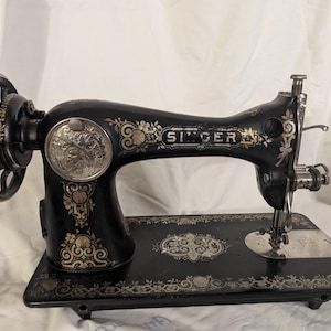 Antique 1915 Singer Sewing Machine G4 Series- G4668813