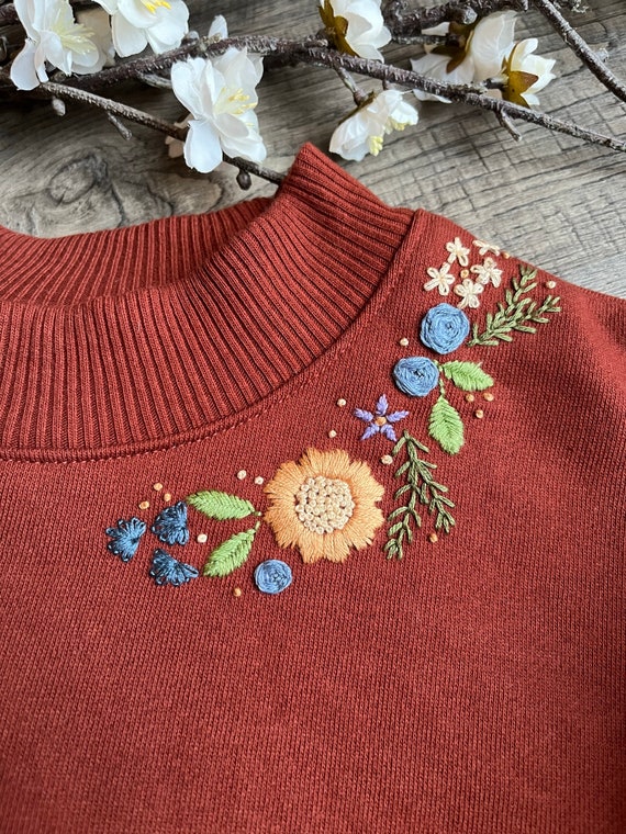 LOUIS VUITTON LV Monogram Floral Embroidered Sweatshirt For Men White