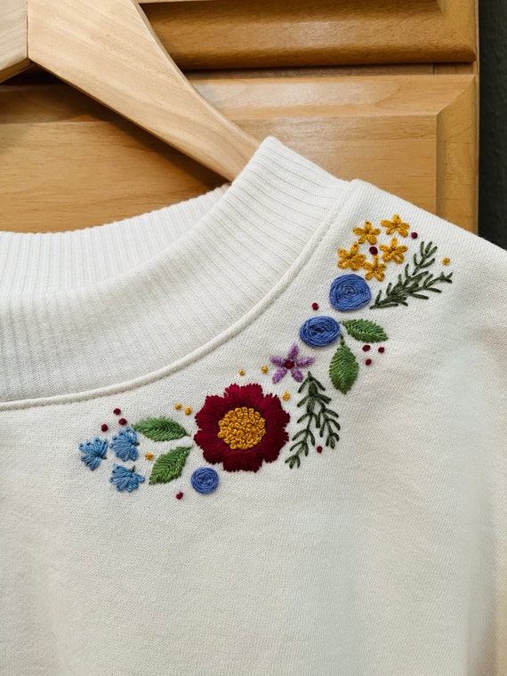 LOUIS VUITTON LV Monogram Floral Embroidered Sweatshirt For Men White