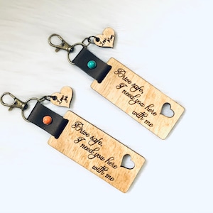 Digital Cut File / SVG / Drive Safe Keychain Template y plantilla de cuero / Laser Ready / Glowforge