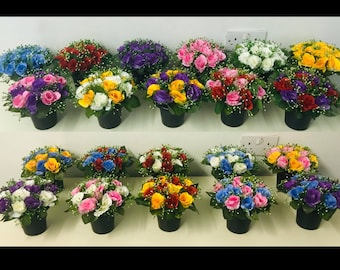 Memorial Grave - Cemetery Pots With Artificial Flowers - Roses With Gyp