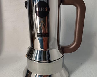 Cafetera Alessi Mod 9090 de 6 tazas, un modelo icónico diseñado por Richard Sapper
