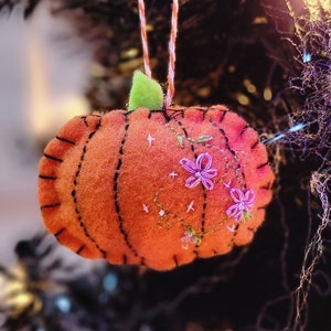 Embroidered pumpkin ornament, felt