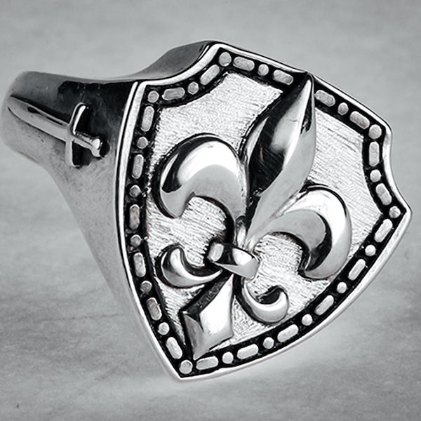 Chevaliere Fleur de Lys "Regalia" Kalos, Bague Homme Fleur De Lys, Bagues Signet Homme, Bagues Fleur De Lys Pour Homme, Chevalière Argent