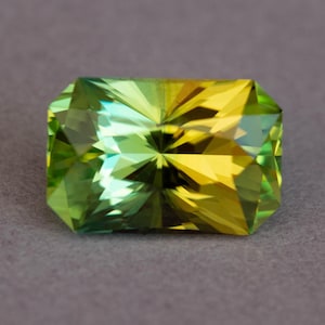 Gorgeous Green/Yellow bi-colour Created Sapphire