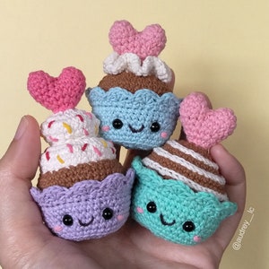 Mini Valentine Cupcakes No Sew Crochet Pattern