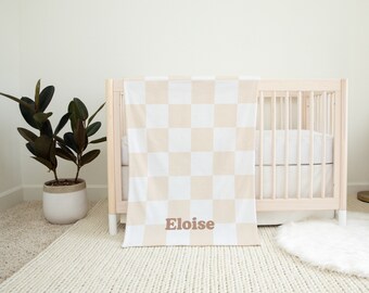 Tan Personalisierbare Weiche Fleece Babydecke | Ästhetische Babygeschenke | Baby Shower Geschenk | Neutrale karierte Decke | Neutraler Babywaddle