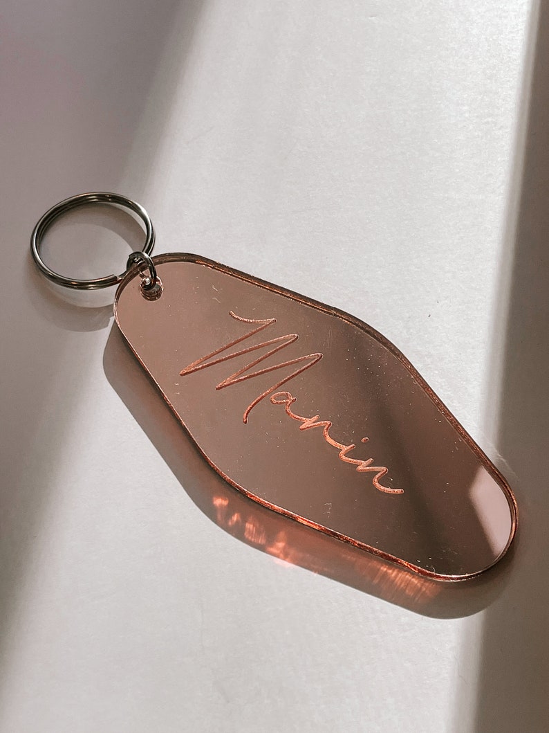 Personalized Keychain Custom Name Mirror Keychain Retro Motel Keychain Engraved Gifts Trendy Keychains Bridesmaids Gifts Gold Rose Gold