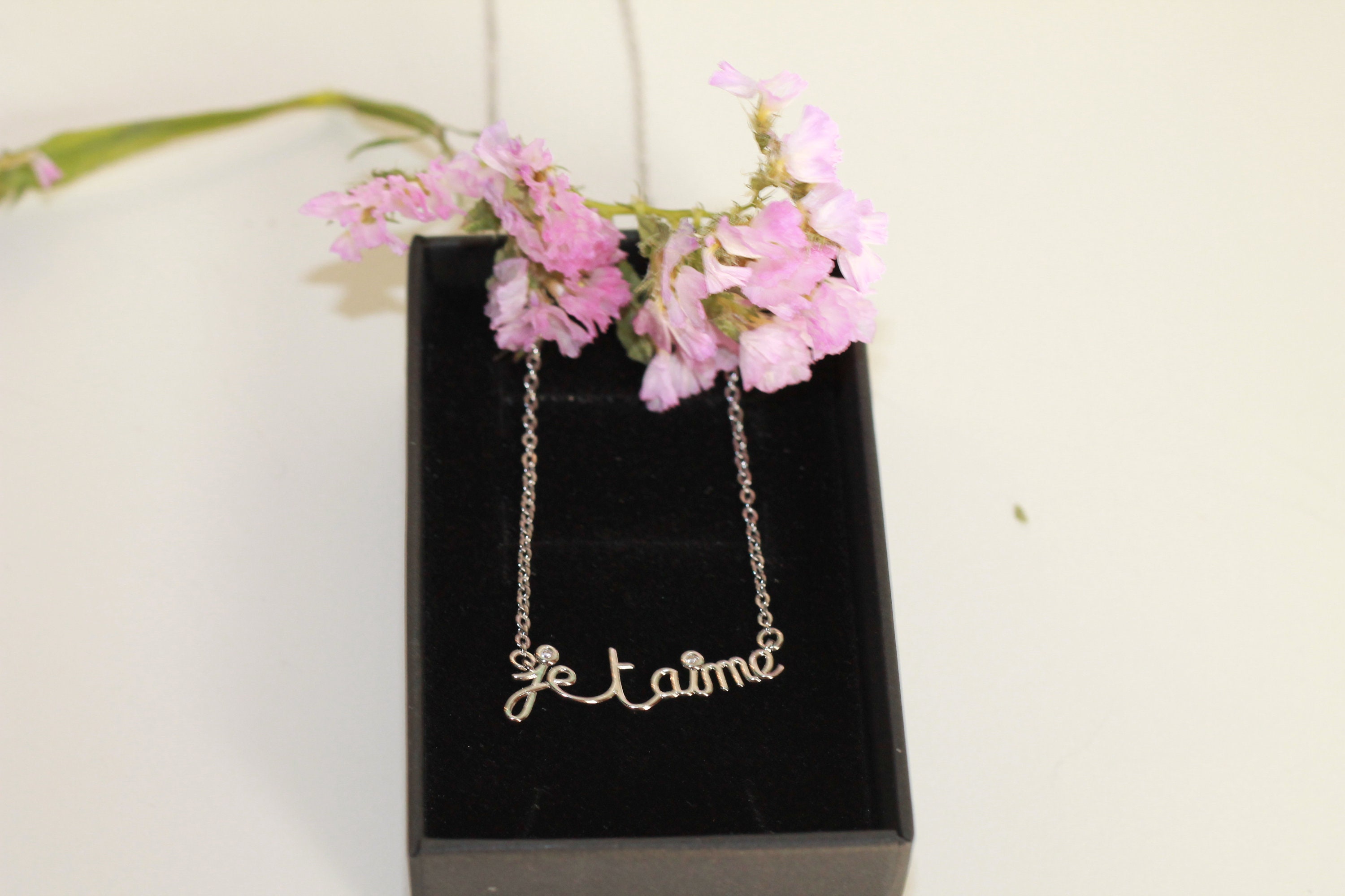 Women's choker necklace with silver steel love writing Women's choker necklace with silver steel love writing
