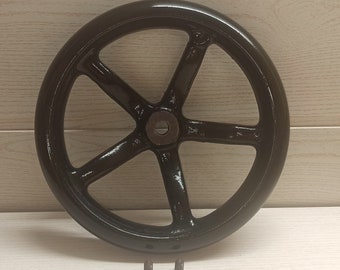 original Singer 29k1 Sewing Machine Balance Wheel, 1914. With the original Screw Simanco 81852