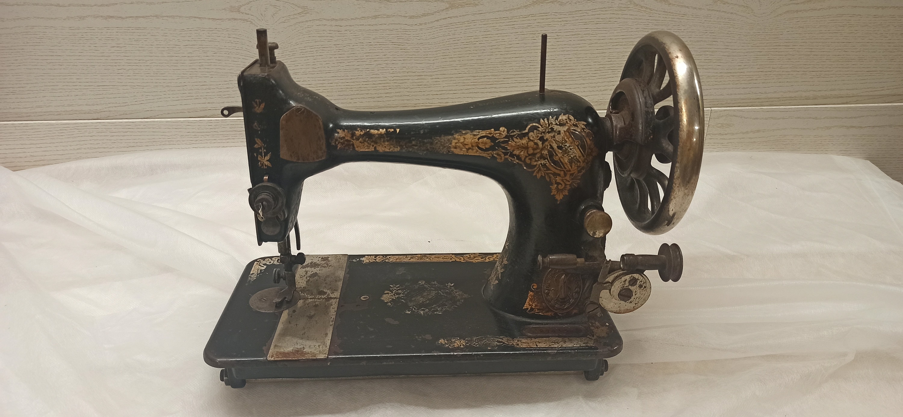 Original Antique Singer Sewing Machine Model 28 Commissioned January 10 1910