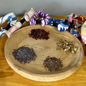 CAT Calming Collar, Lavender, Chamomile,  Rosehips and Valarian Root Filled , Repels Fleas, Eco-Friendly Thunder Collar, Anxiety FREE SHIP