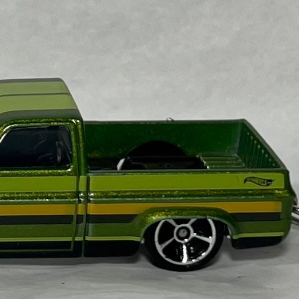 2022 hot wheels f case #104/250 TOON'D '83 Chevy Silverado