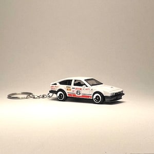 Hot Wheels Alfa Romeo GTV6(white)Keychain