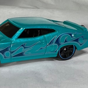 Hot Wheels ‘73 Ford Falcon XB w Flames Keychain