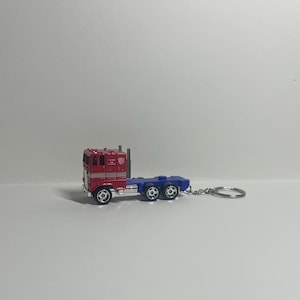 Hot Wheels Optimus Prime Keychain