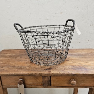 Cesta para mariscos con alambre francés