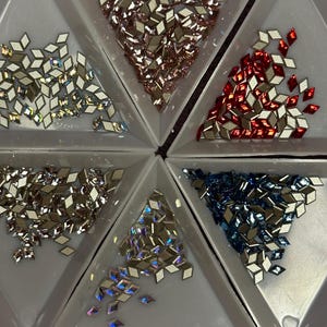 Cristales con forma de diamante (Swarovski) - varios colores para gemas dentales