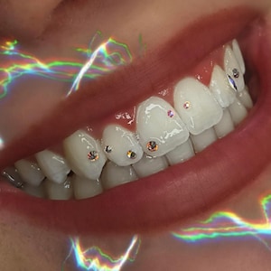 25-50x Gemas de Diente • Cristales Aurore Boreale (Swarovski) - varios tamaños