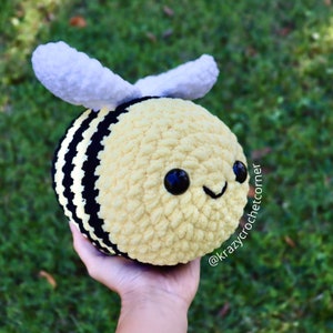 Jumbo Crochet Bumble Bee ; Giant Crochet Bee