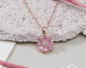 Halsband med lotusblomma i sterlingsilver: Rosa kubisk zirkoniahänge