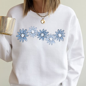 Blue Floral Shirt Comfort Color Tshirt, Daisy Shirt for women, flowers graphic tee, flower sweatshirt 2x, best birthday gift for her mom