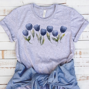 Tulip shirt women, wildflower tshirt cute, plant mom gift, boho shirt plus size clothing 2X graphic tee, best birthday gift for her grandma