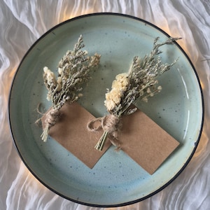 Stelo corto neutro / Nome segnaposto a forma di fiore / Mini bouquet di fiori / Bomboniera nuziale con fiori / Etichetta con nome a forma di fiore secco / Mazzo di fiori