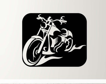 Op de afbeelding: Zwart-witte silhouet van een motorfiets met vlammen die uit het achterwiel komen. De motorfiets bevindt zich in een vierkant frame.