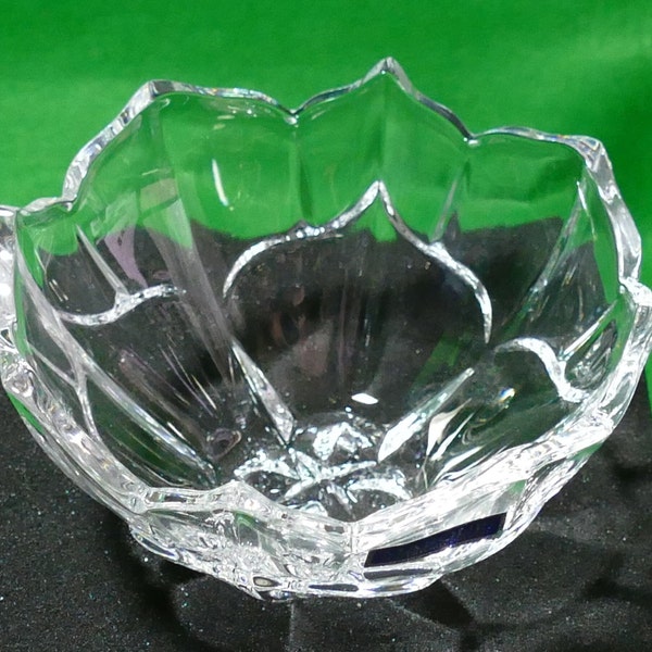 Marquis by WATERFORD Crystal Glass Scalloped Bowl 5” Candy Dish