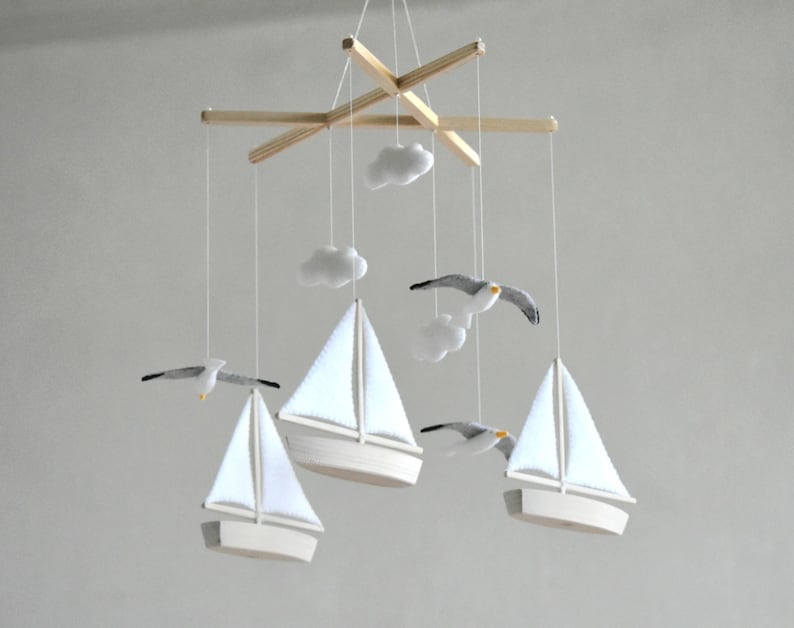 Handgjord havsmobil för babyn: Måsar och segelbåtar, barnrumsdekor, babyshowerpresent bild 8