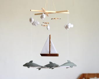 Babymobiel Dolphins, handgemaakt nautisch kinderdagverblijf