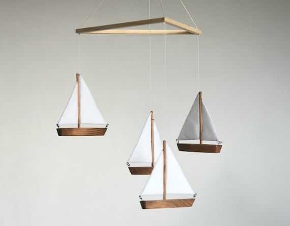 帆船モビール 帆船のベビーモビール：手作りの海のベビールーム装飾 - Etsy 日本