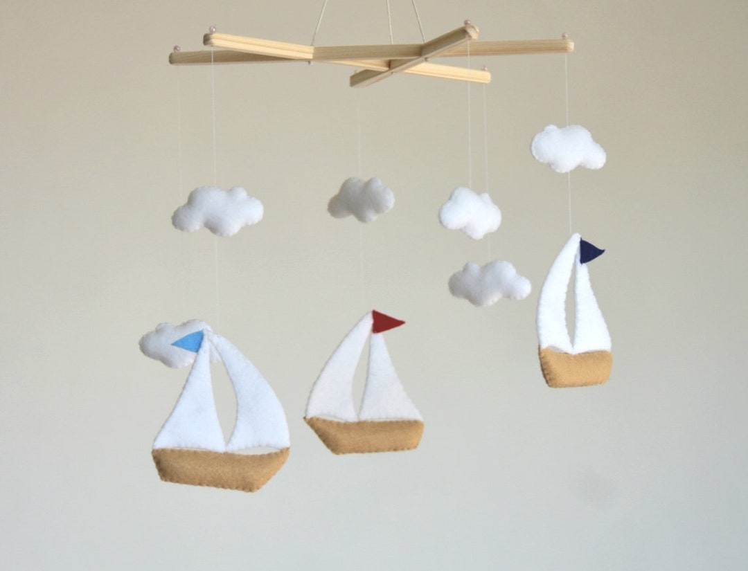 帆船型ベビーモビール：海をテーマにしたベビールーム装飾、手作り