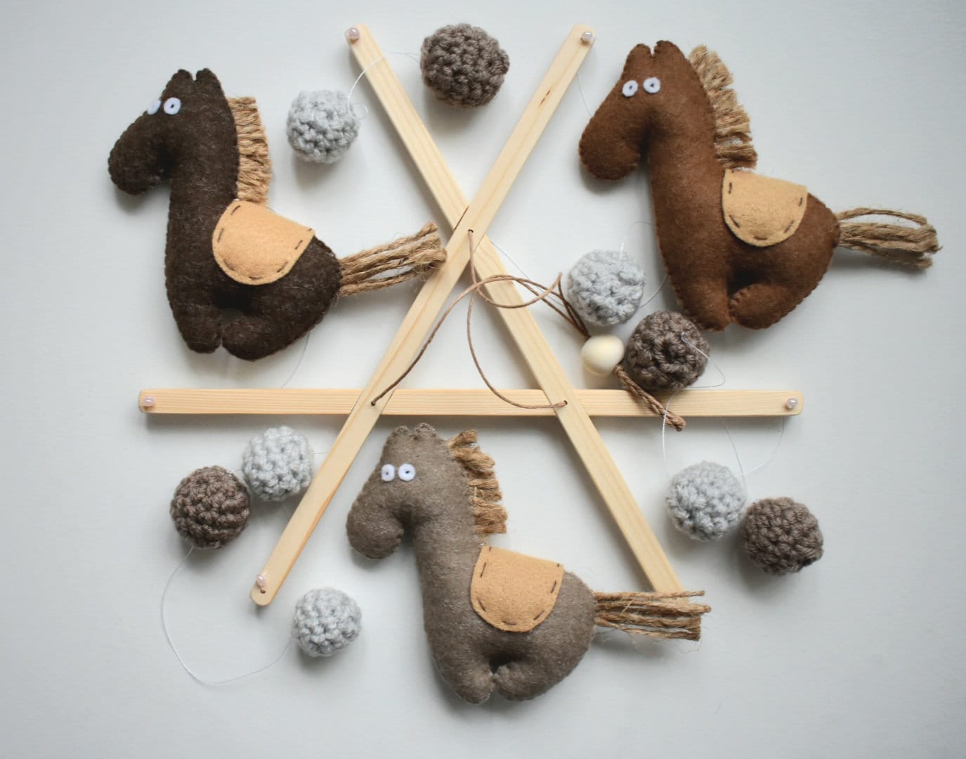 37 Horse Crochet Patterns: Amigurumi Horses, Ponies, Hobbyhorses, and More 32 Handmade Horse Baby Mobile: Felt Pony Crib Decoration