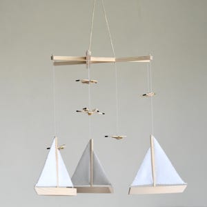 Seagull Mobile, Sailing Boat Mobile, Ocean Mobile, Beach Mobile, Coastal Mobile, Nautical Baby Mobile, Baby Room Decoration