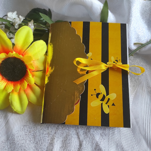 Bee themed mini photo album gifts, Busy bees scrap book foto album , small junk journals for sale, pre made scrapbook, photo memory book