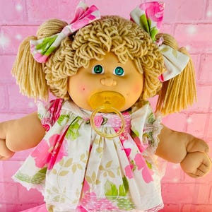 Rare 1985 Cabbage Patch Kid Doll: UT Factory, Beige Hair, Pacifier
